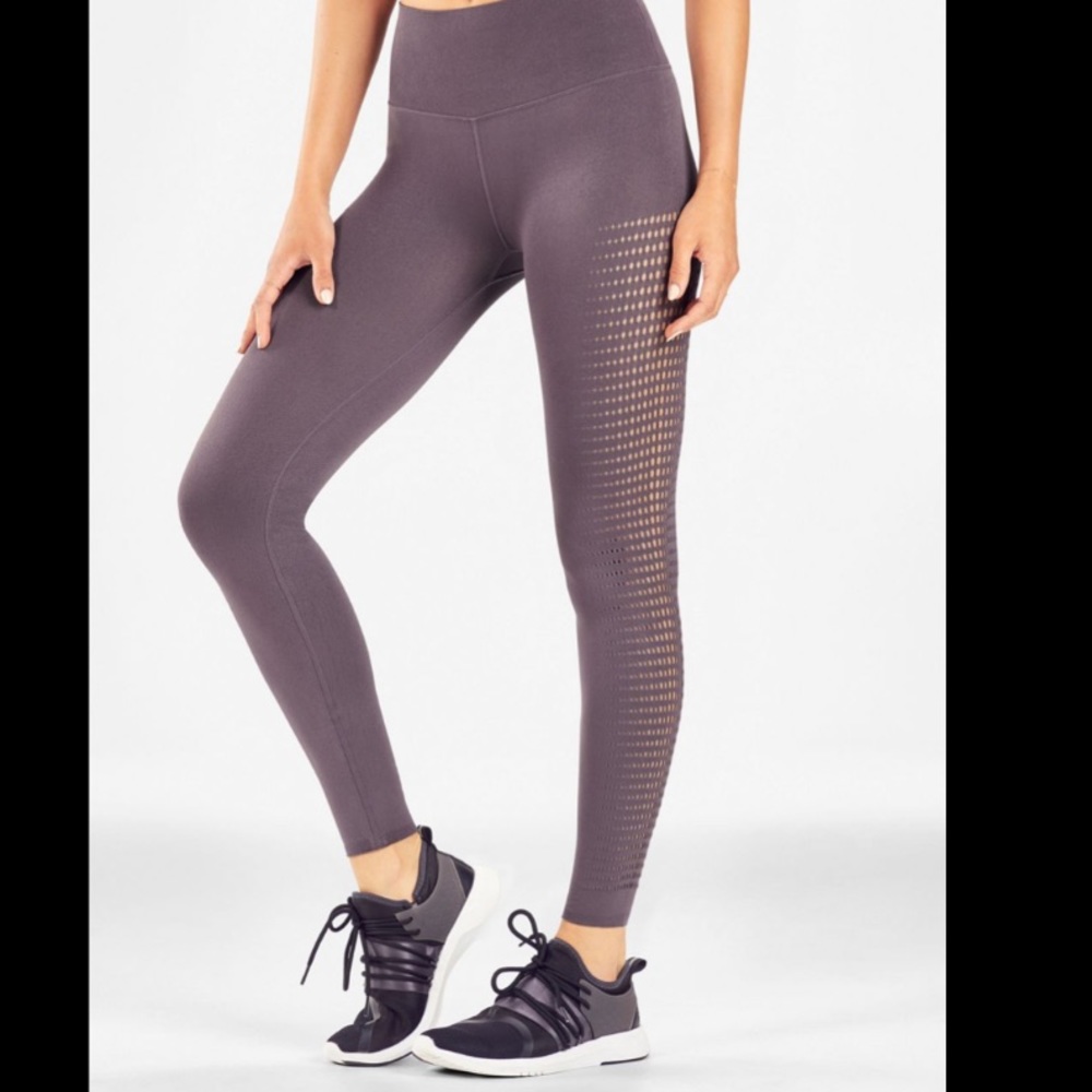 Cute purple leggings -excellent condition